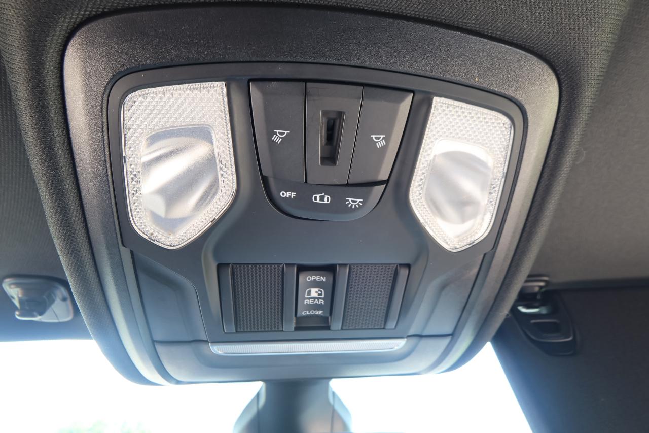 RAM 1500 Big Horn 4x2 Crew Cab 6'4" Box 2021