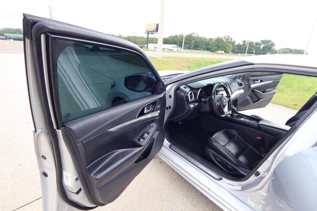 Nissan Maxima SV 3.5L 2020