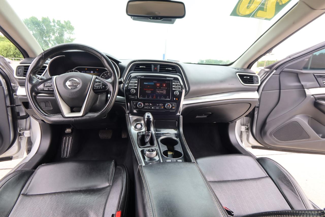 Nissan Maxima SV 3.5L 2020