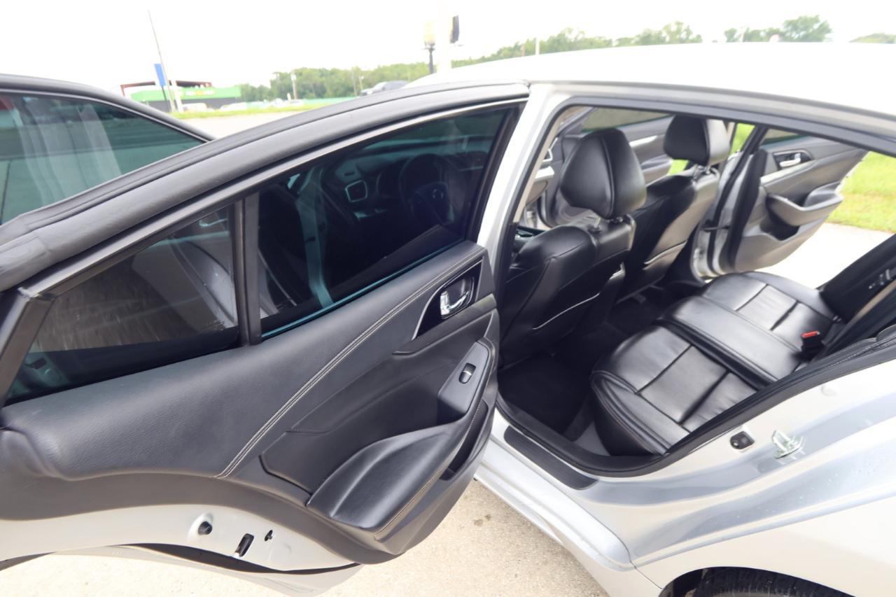 Nissan Maxima SV 3.5L 2020