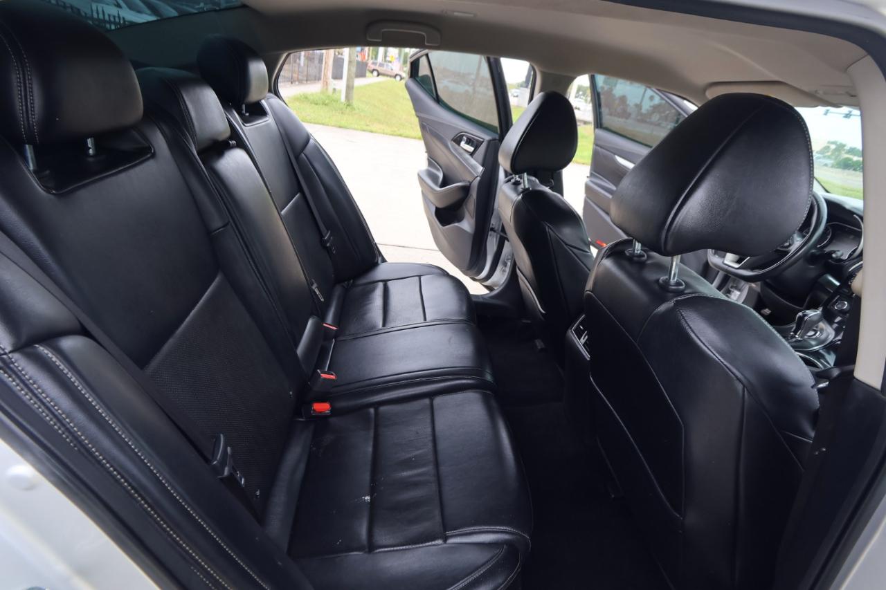Nissan Maxima SV 3.5L 2020
