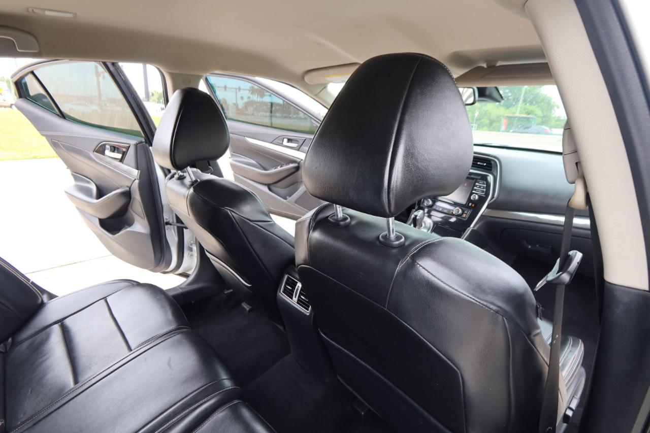 Nissan Maxima SV 3.5L 2020