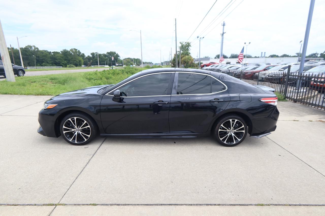 Toyota Camry XLE Auto (Natl) 2018