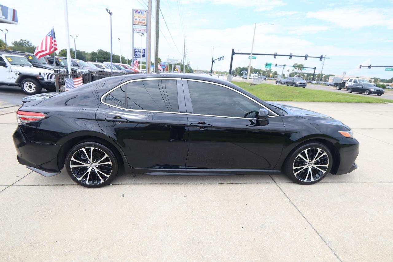 Toyota Camry XLE Auto (Natl) 2018