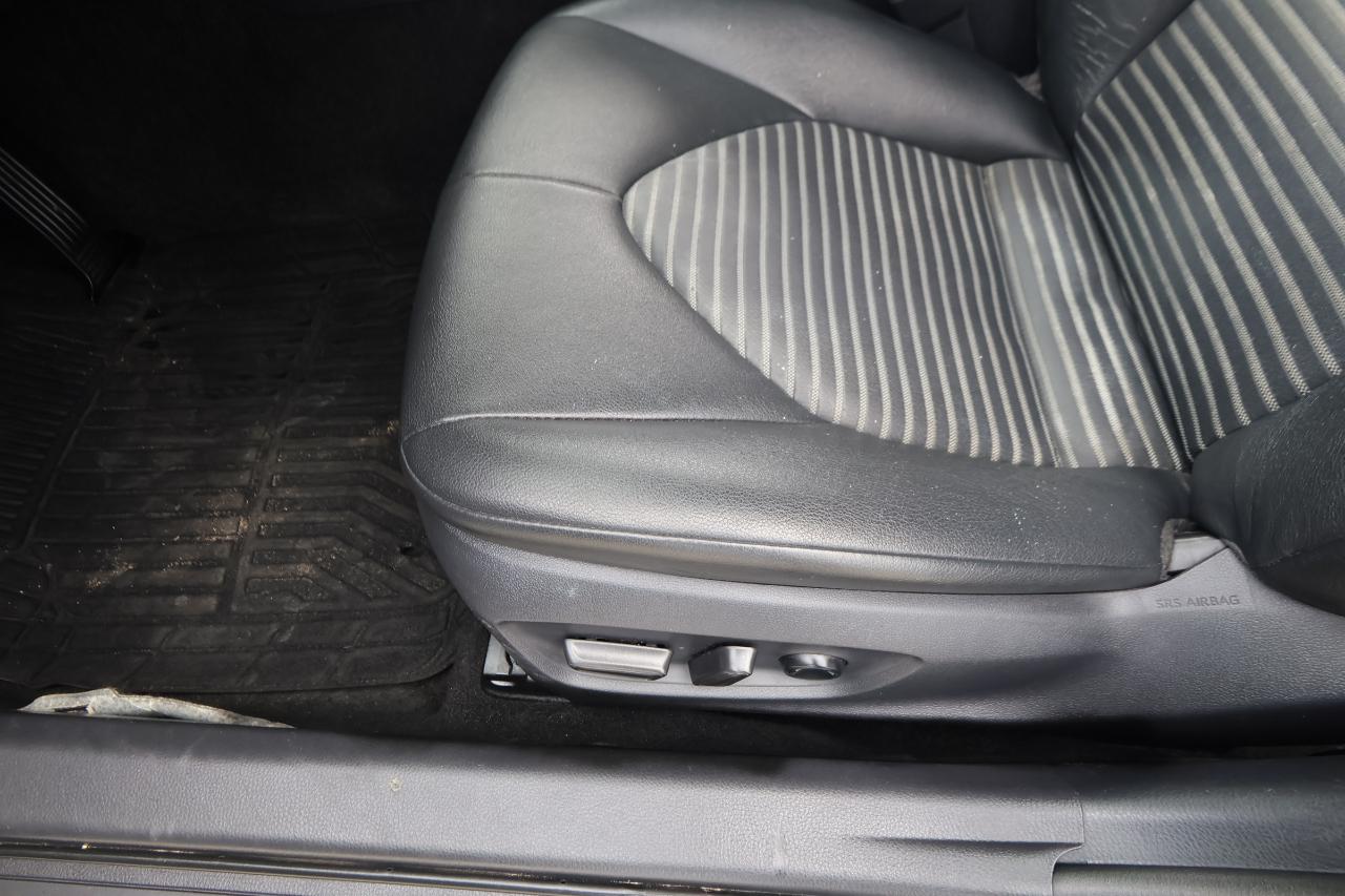 Toyota Camry XLE Auto (Natl) 2018