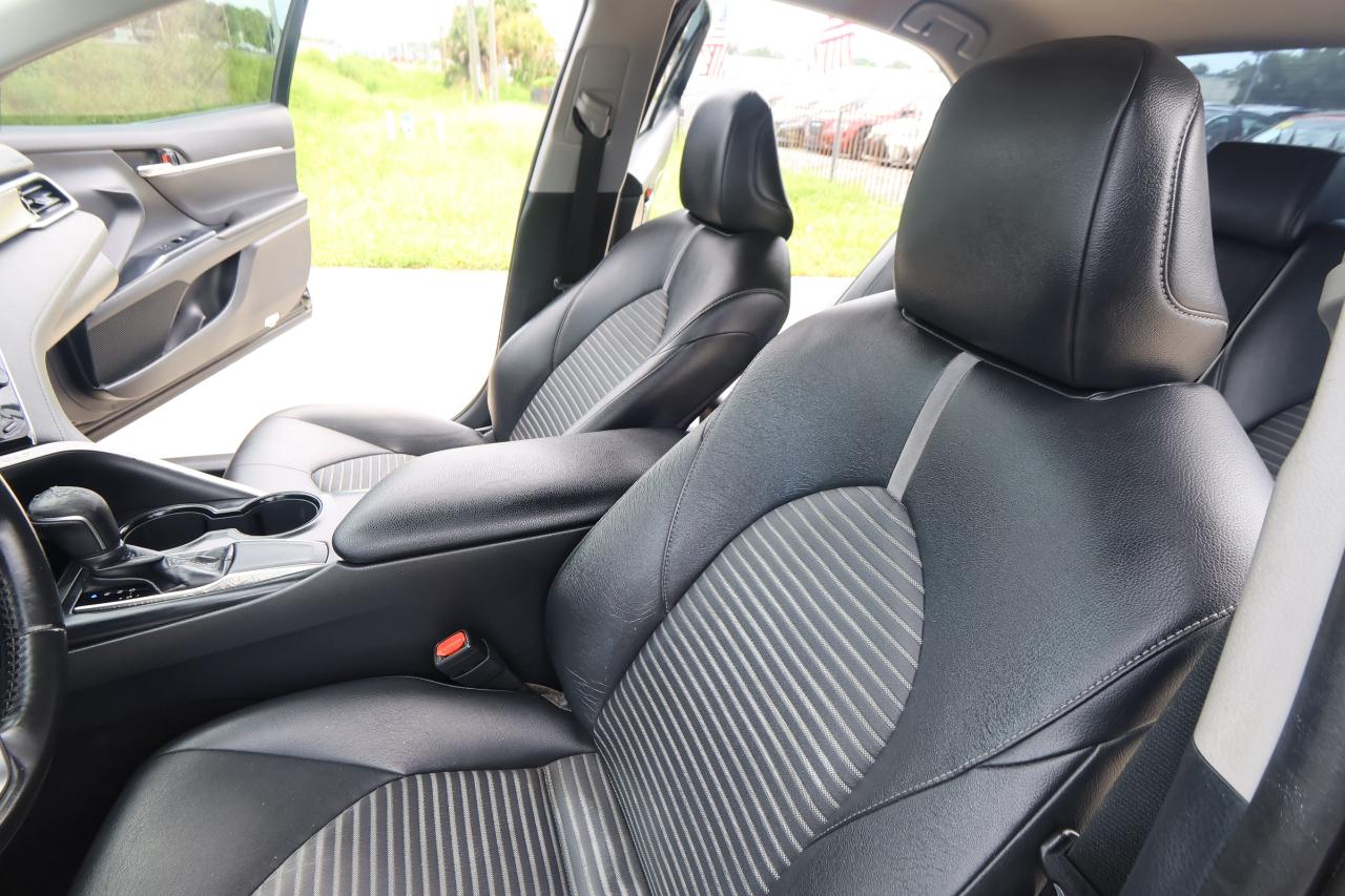 Toyota Camry XLE Auto (Natl) 2018