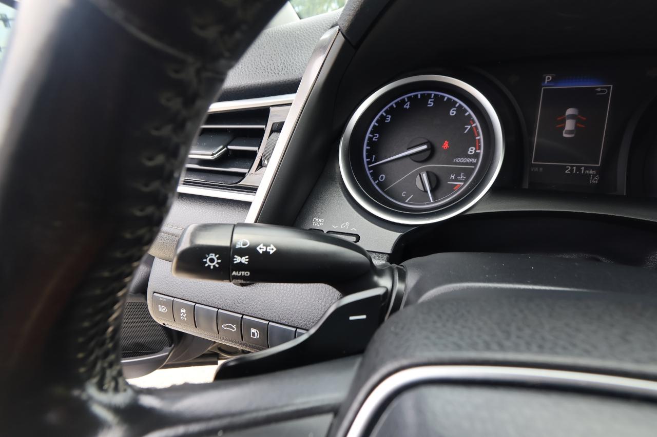 Toyota Camry XLE Auto (Natl) 2018