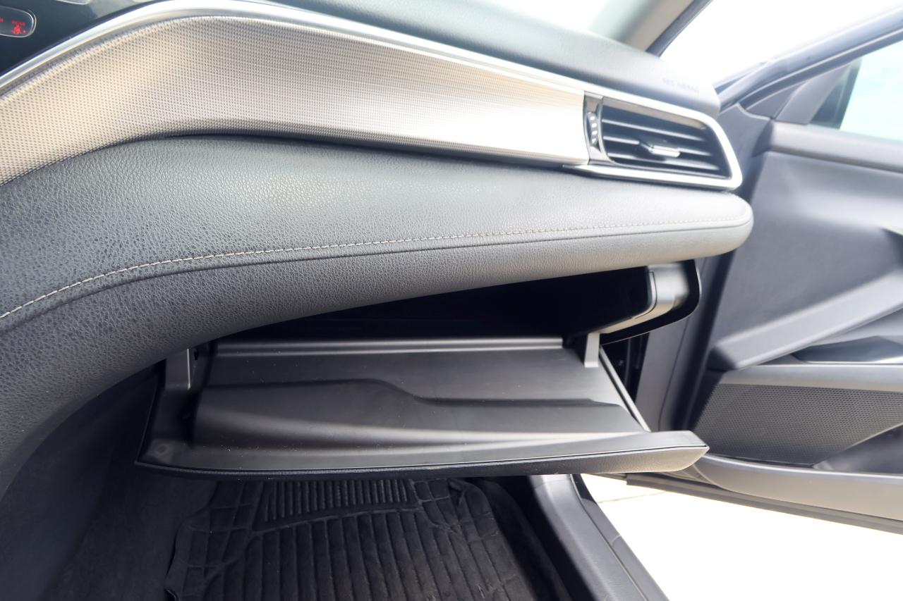 Toyota Camry XLE Auto (Natl) 2018
