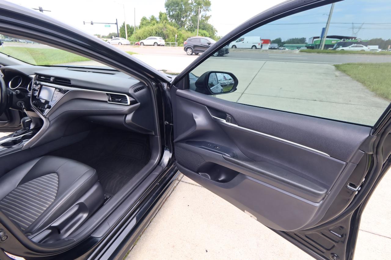 Toyota Camry XLE Auto (Natl) 2018