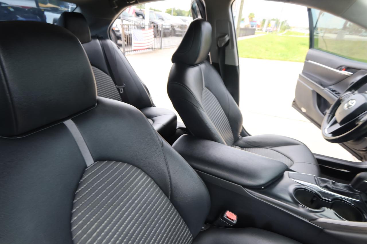 Toyota Camry XLE Auto (Natl) 2018