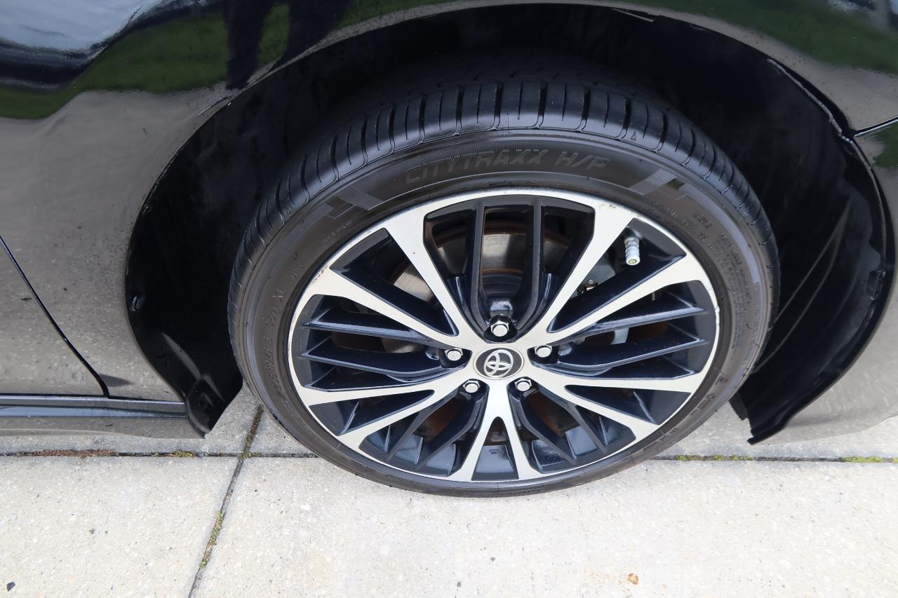 Toyota Camry XLE Auto (Natl) 2018