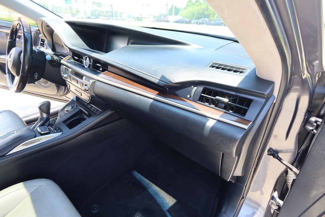 Lexus ES ES 350 FWD 2017