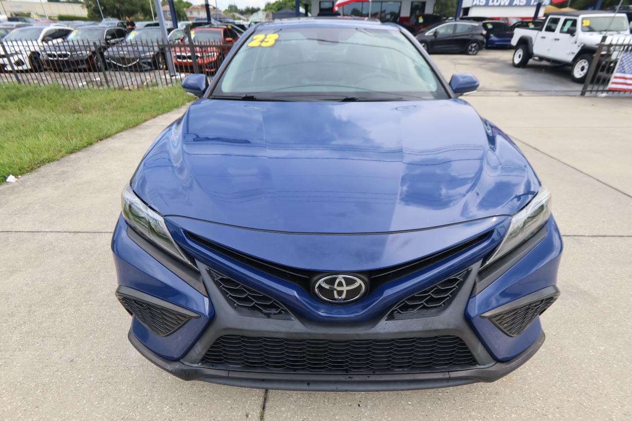 Toyota Camry Hybrid SE Nightshade CVT (Natl) 2023