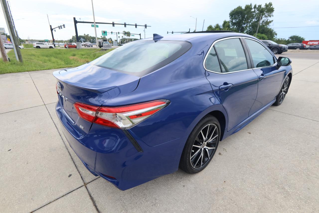 Toyota Camry Hybrid SE Nightshade CVT (Natl) 2023