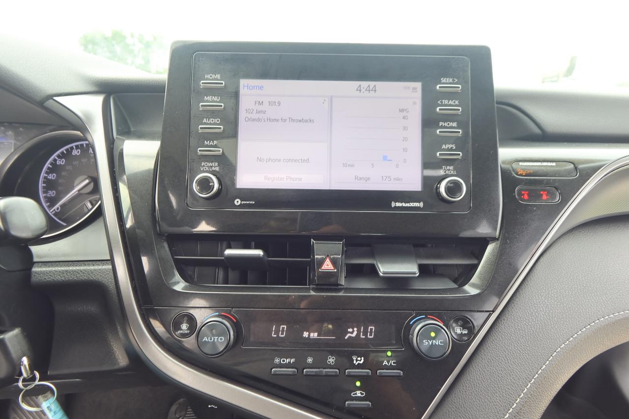 Toyota Camry Hybrid SE Nightshade CVT (Natl) 2023