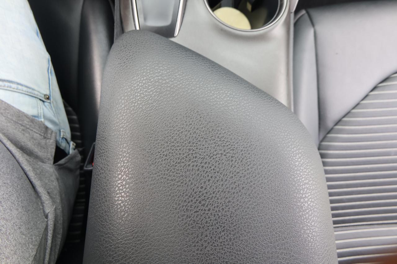Toyota Camry Hybrid SE Nightshade CVT (Natl) 2023
