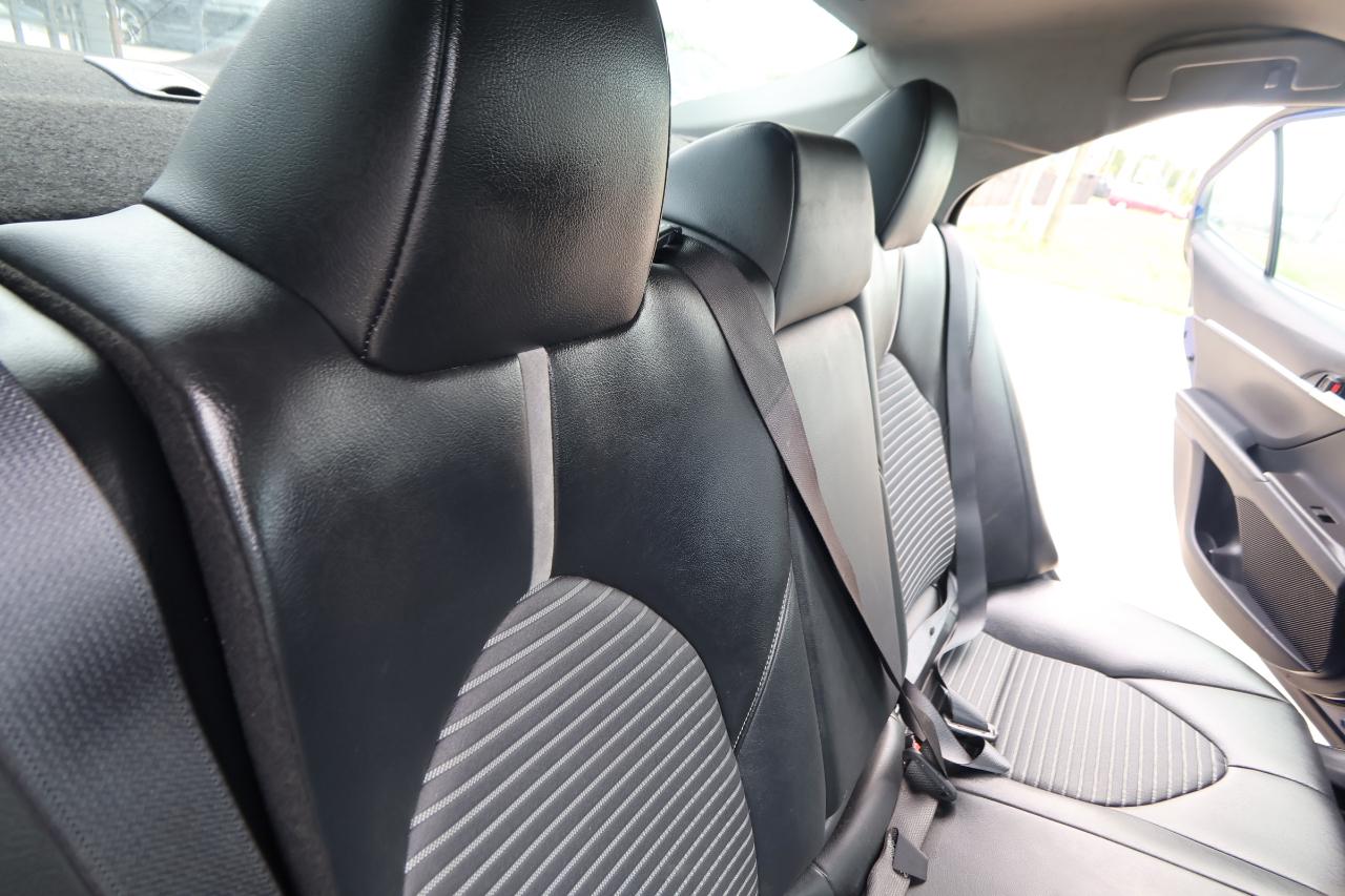 Toyota Camry Hybrid SE Nightshade CVT (Natl) 2023