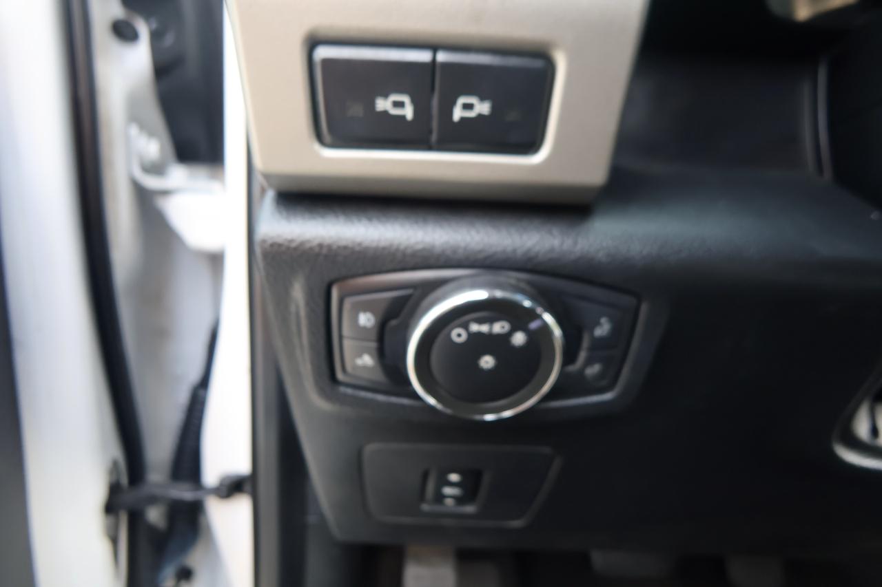 Ford F-150 2WD SuperCrew 157" Lariat 2016