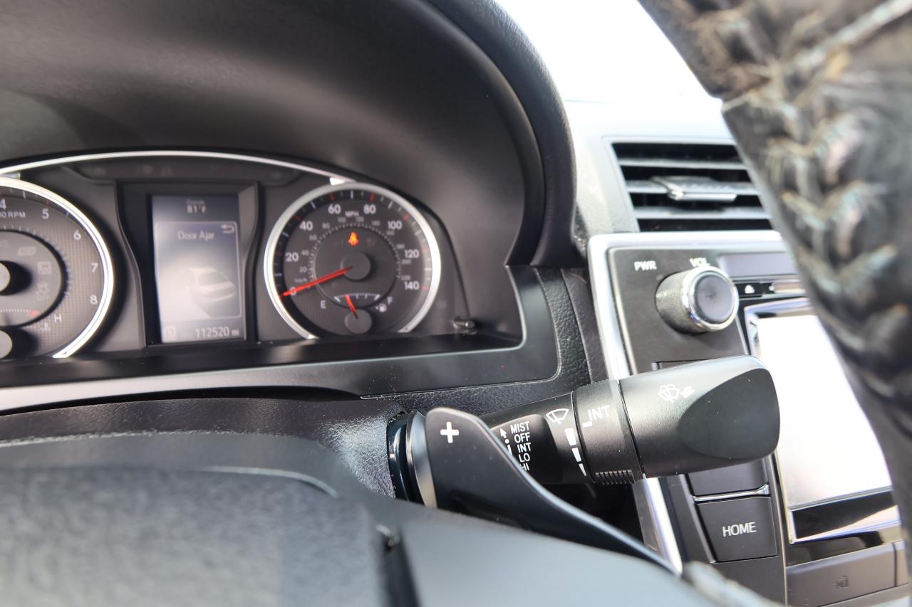 Toyota Camry 4dr Sdn I4 Auto XLE (Natl) 2015