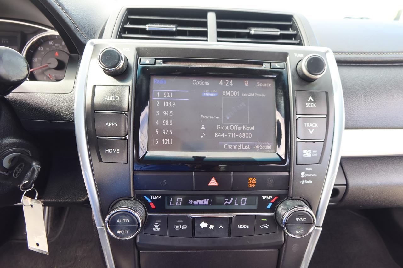 Toyota Camry 4dr Sdn I4 Auto XLE (Natl) 2015
