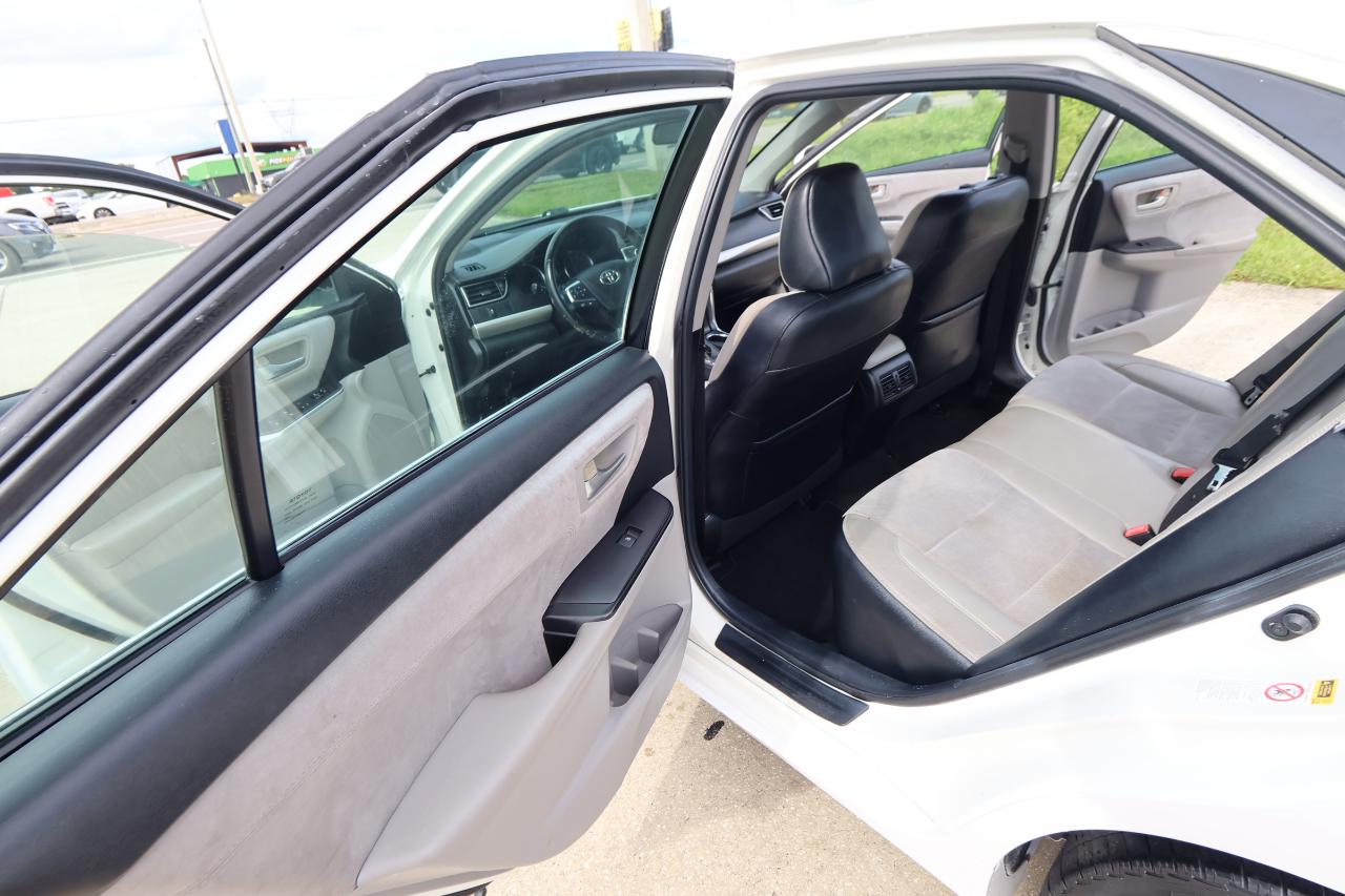 Toyota Camry 4dr Sdn I4 Auto XLE (Natl) 2015