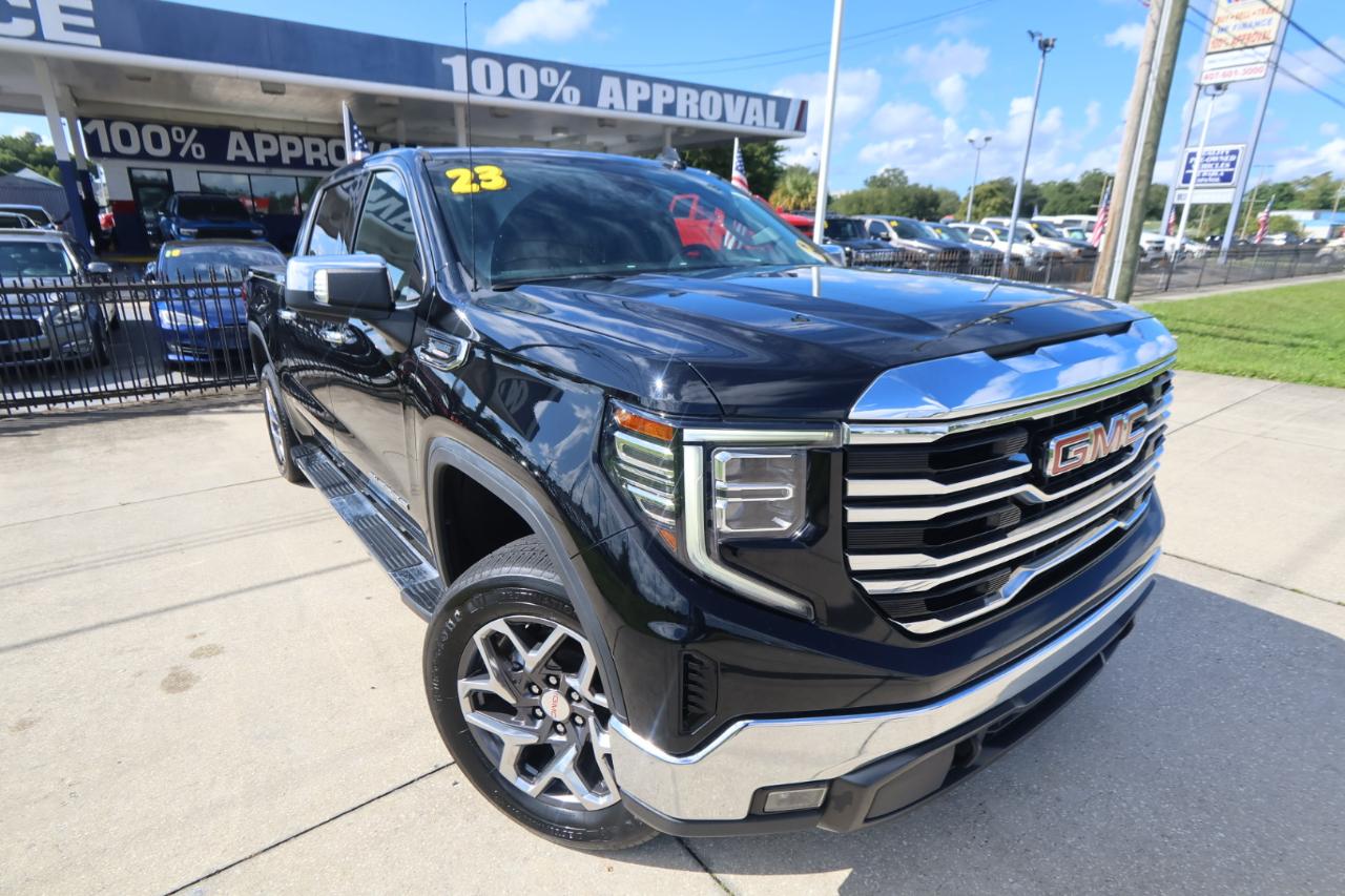 GMC Sierra 1500 4WD Crew Cab 147" SLT 2023