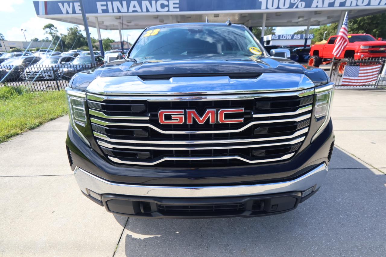 GMC Sierra 1500 4WD Crew Cab 147" SLT 2023