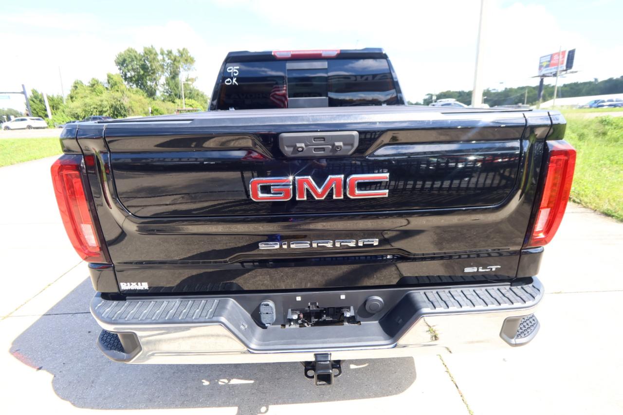 GMC Sierra 1500 4WD Crew Cab 147" SLT 2023