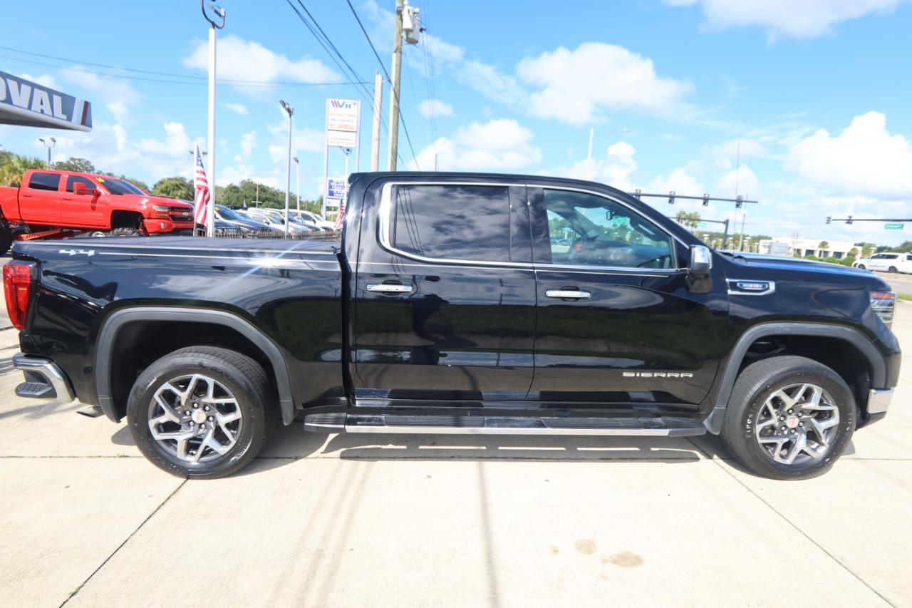 GMC Sierra 1500 4WD Crew Cab 147" SLT 2023