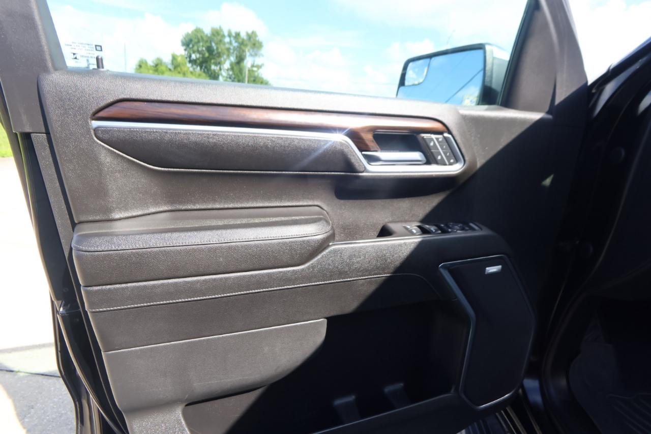 GMC Sierra 1500 4WD Crew Cab 147" SLT 2023