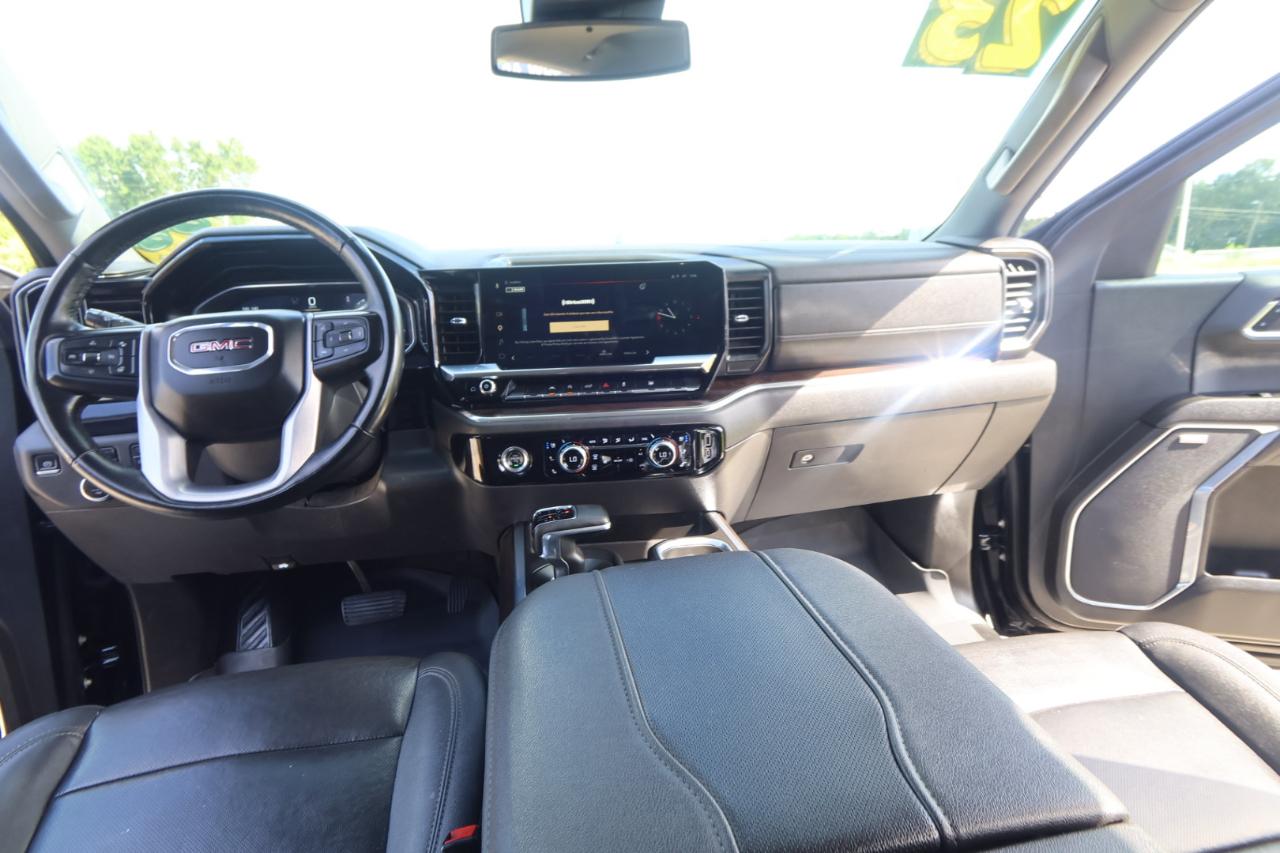 GMC Sierra 1500 4WD Crew Cab 147" SLT 2023