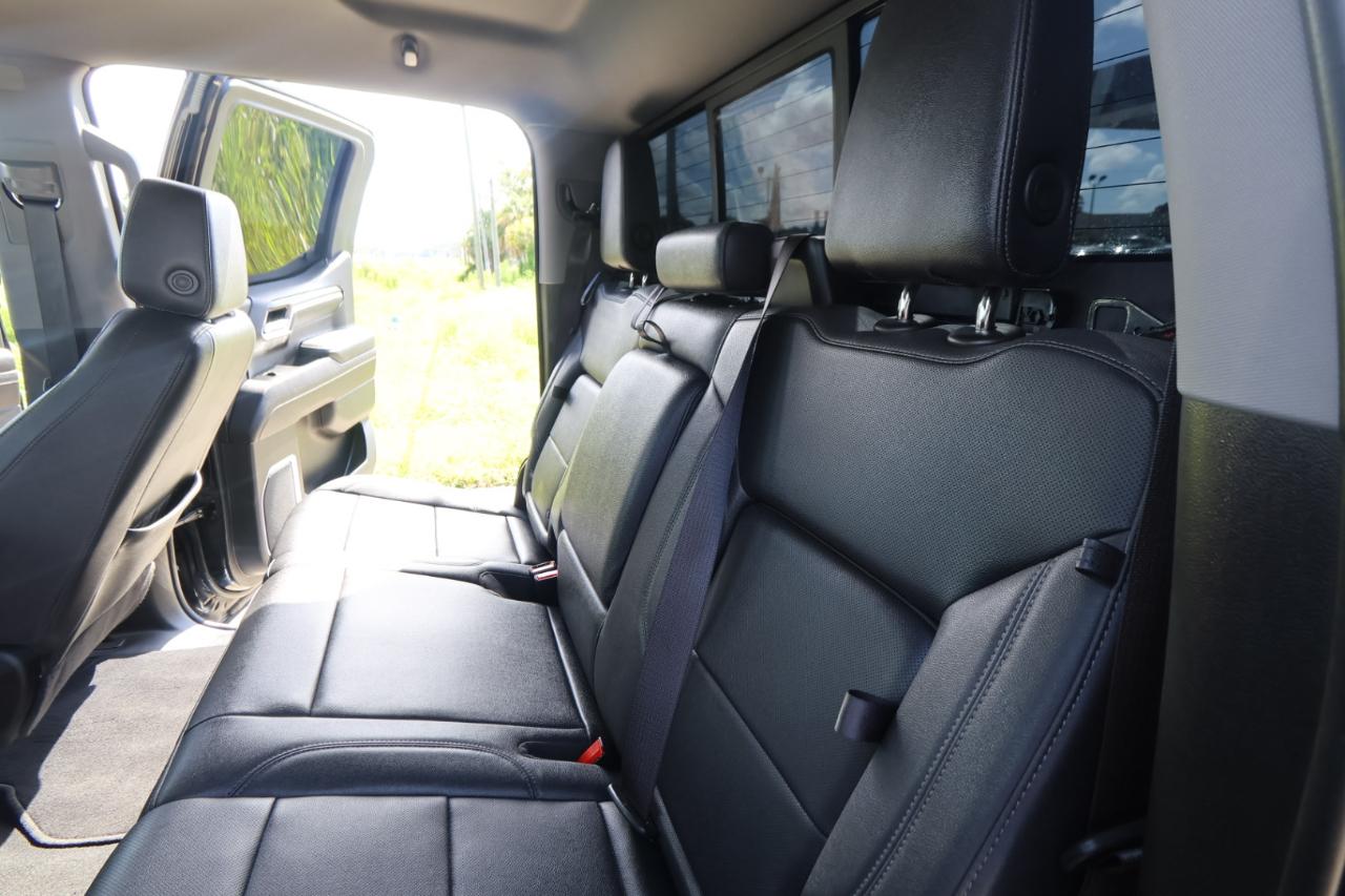 GMC Sierra 1500 4WD Crew Cab 147" SLT 2023