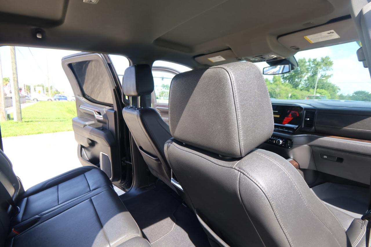 GMC Sierra 1500 4WD Crew Cab 147" SLT 2023
