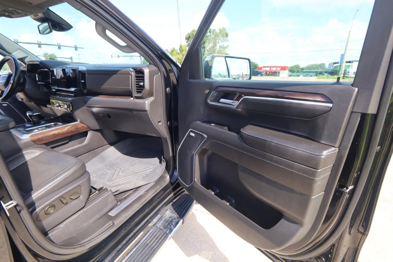 GMC Sierra 1500 4WD Crew Cab 147" SLT 2023