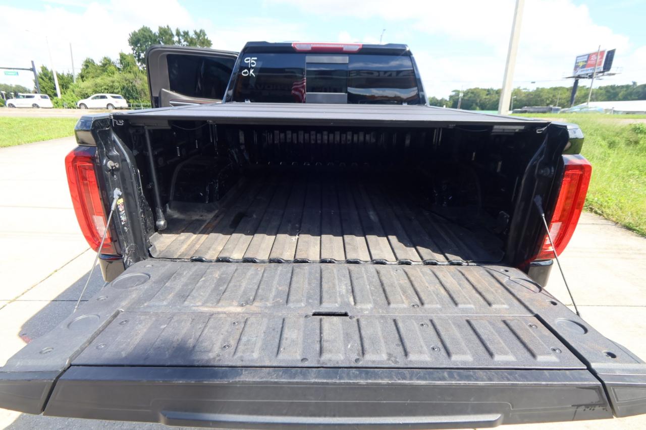 GMC Sierra 1500 4WD Crew Cab 147" SLT 2023