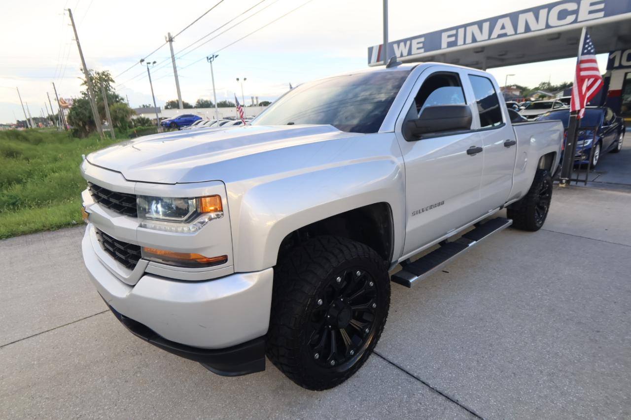 Chevrolet Silverado 1500 2WD Double Cab 143.5" Custom 2018