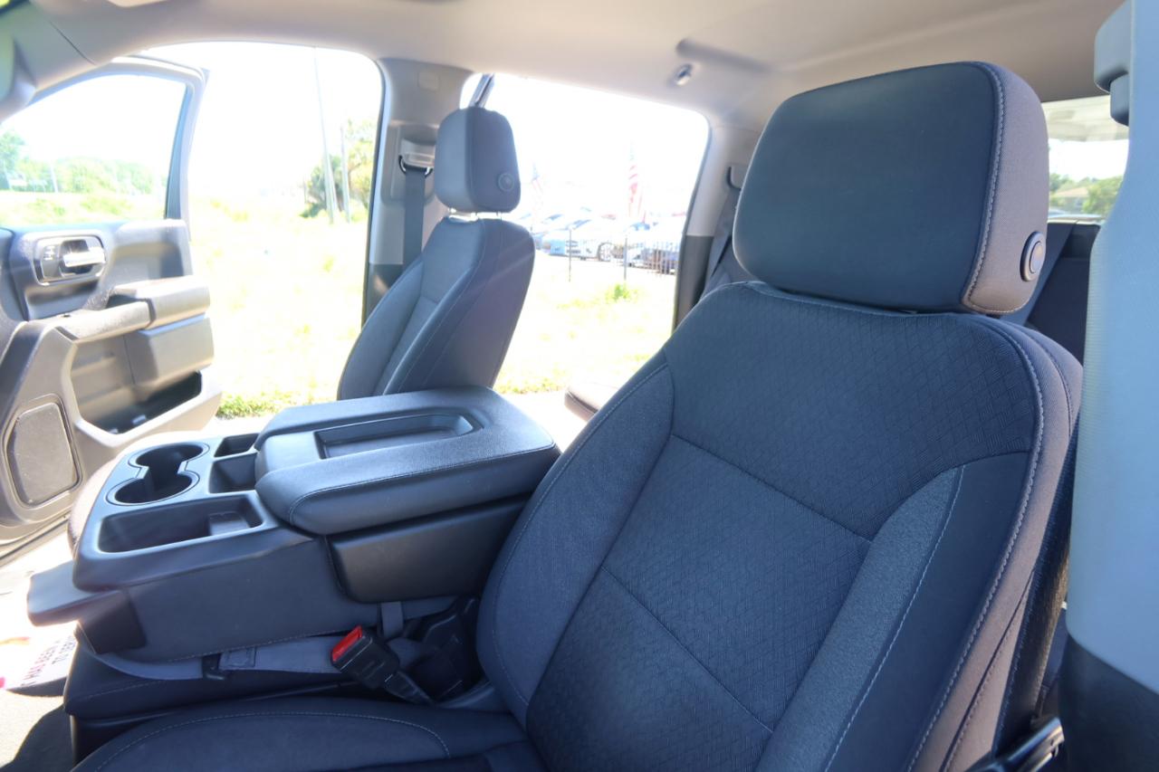 GMC Sierra 1500 4WD Crew Cab 147" Pro 2024