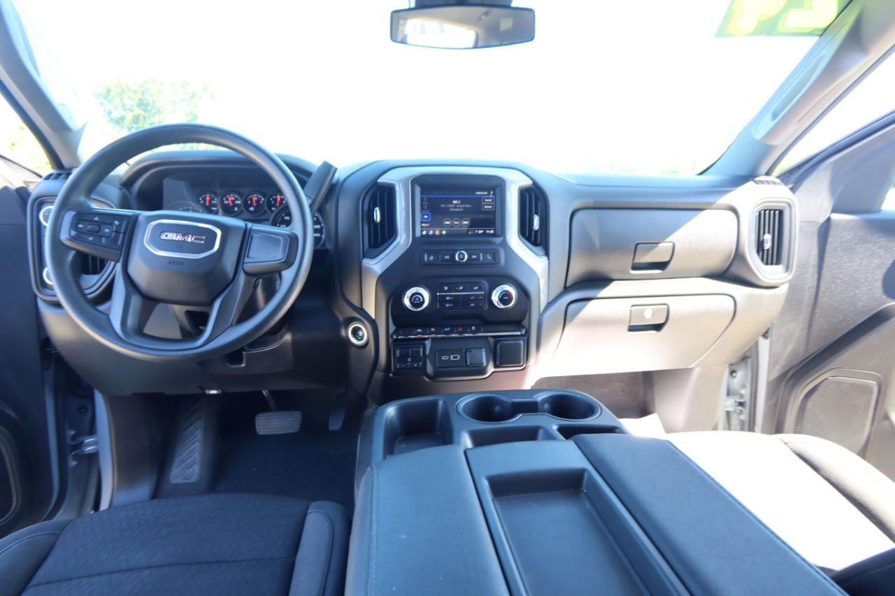 GMC Sierra 1500 4WD Crew Cab 147" Pro 2024