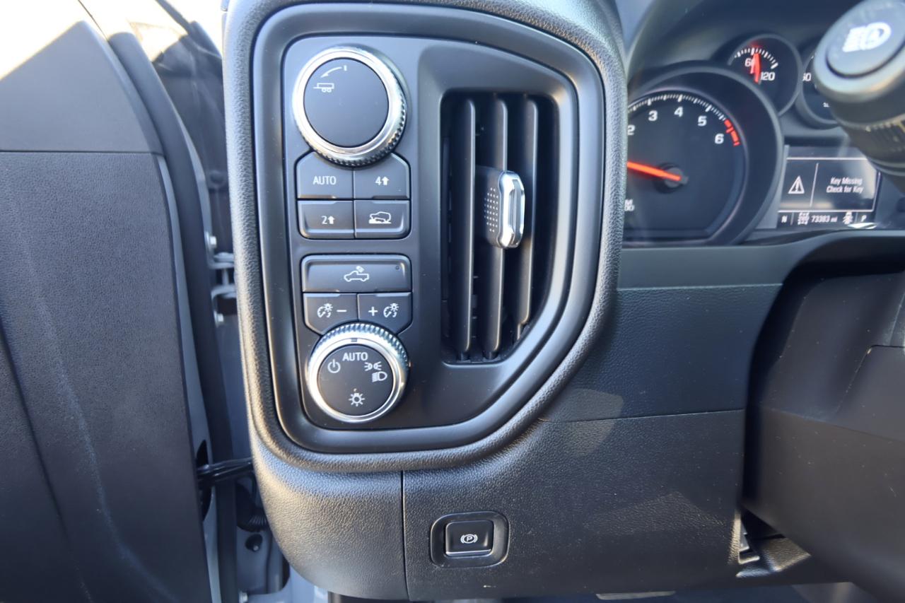 GMC Sierra 1500 4WD Crew Cab 147" Pro 2024