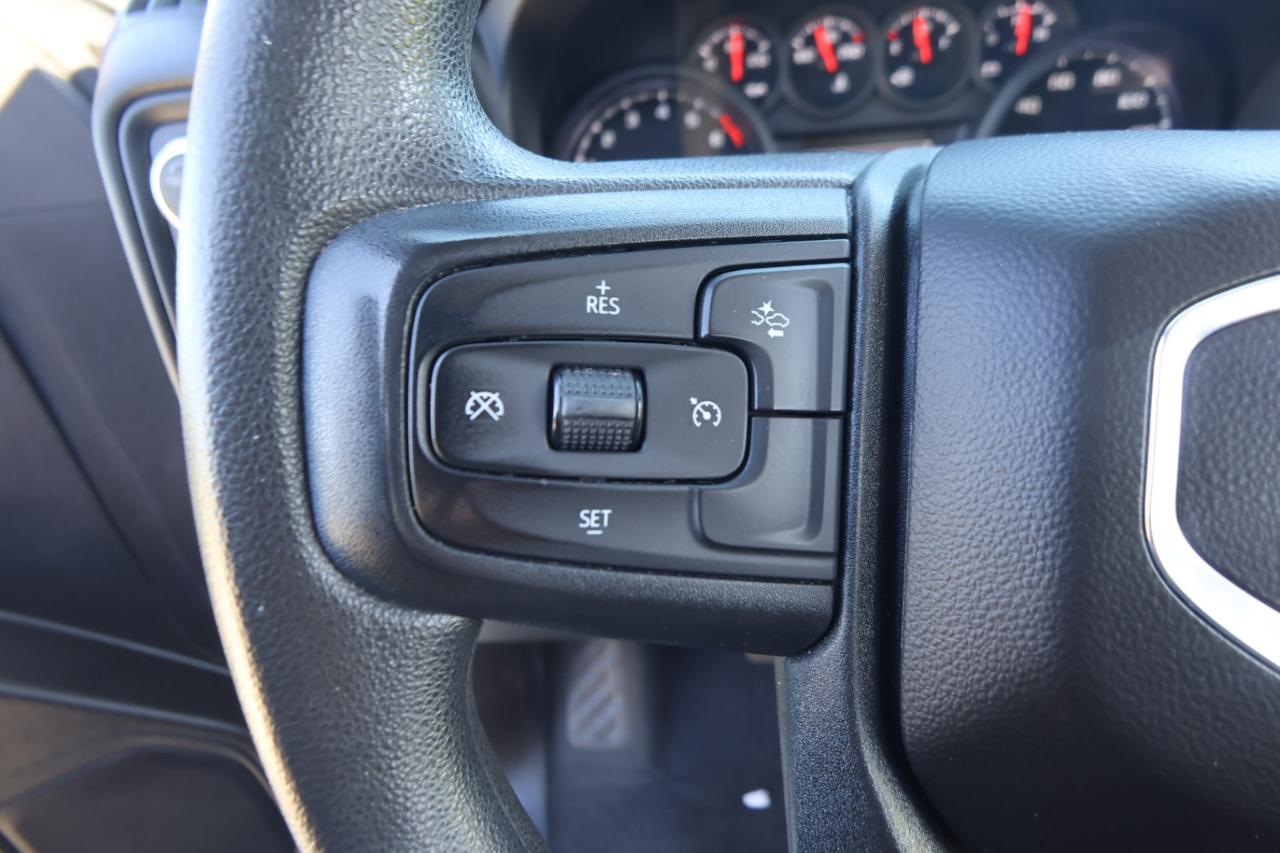 GMC Sierra 1500 4WD Crew Cab 147" Pro 2024