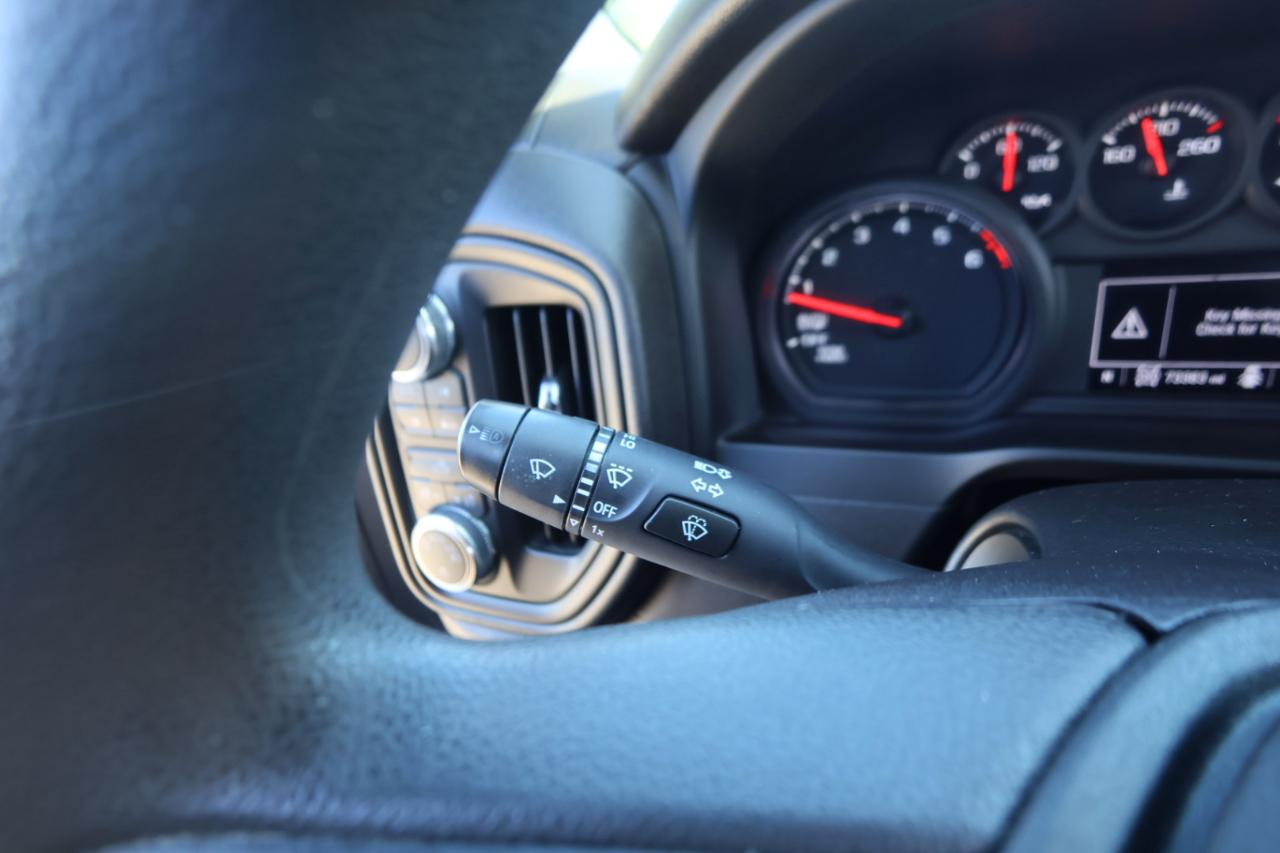 GMC Sierra 1500 4WD Crew Cab 147" Pro 2024