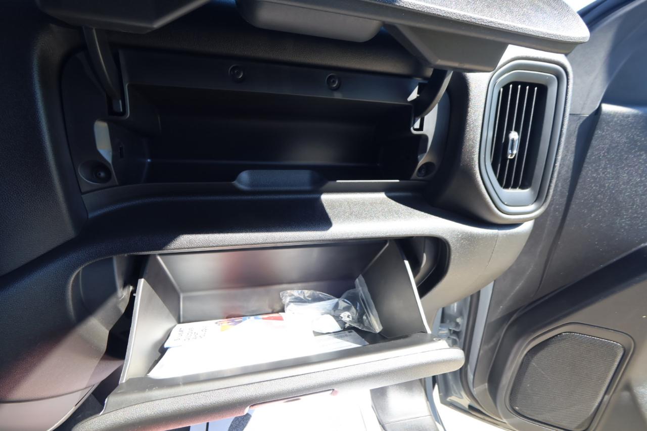 GMC Sierra 1500 4WD Crew Cab 147" Pro 2024