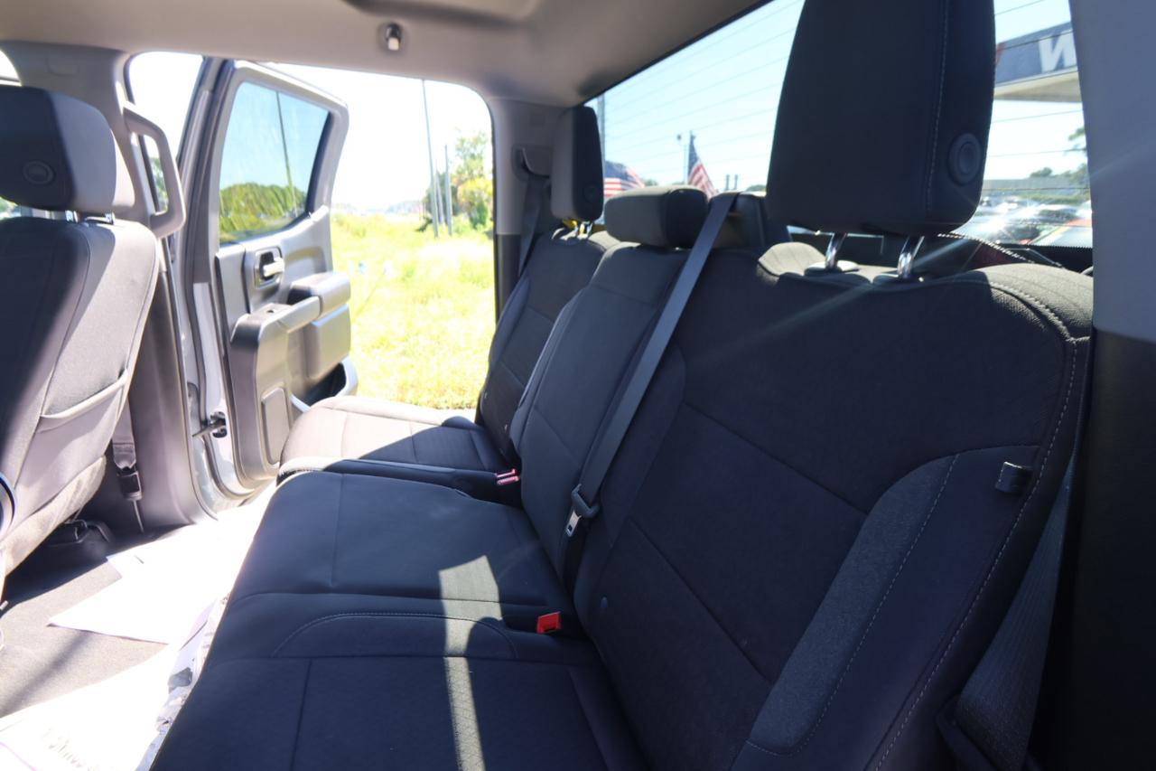 GMC Sierra 1500 4WD Crew Cab 147" Pro 2024