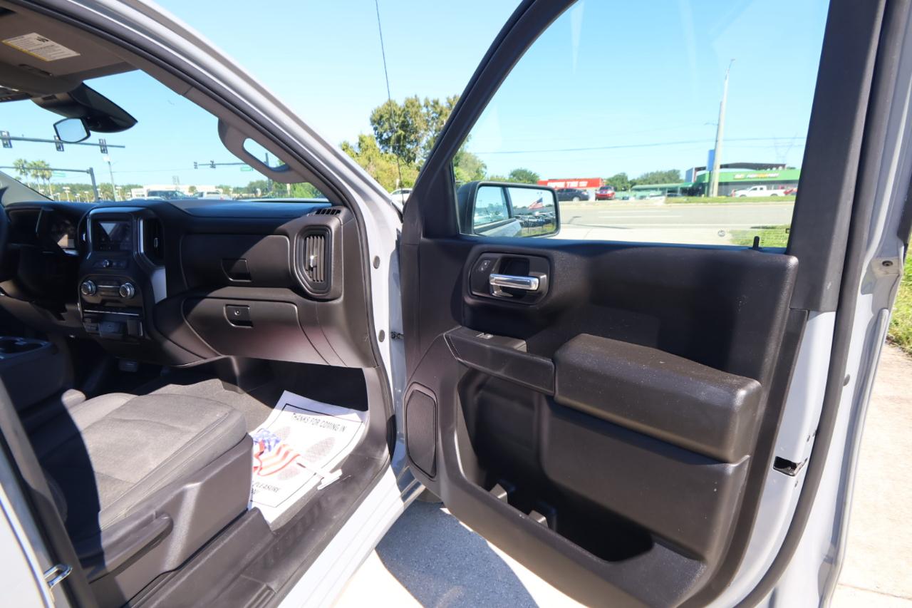 GMC Sierra 1500 4WD Crew Cab 147" Pro 2024