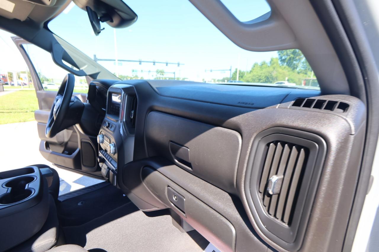 GMC Sierra 1500 4WD Crew Cab 147" Pro 2024