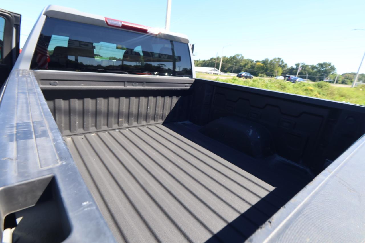 GMC Sierra 1500 4WD Crew Cab 147" Pro 2024
