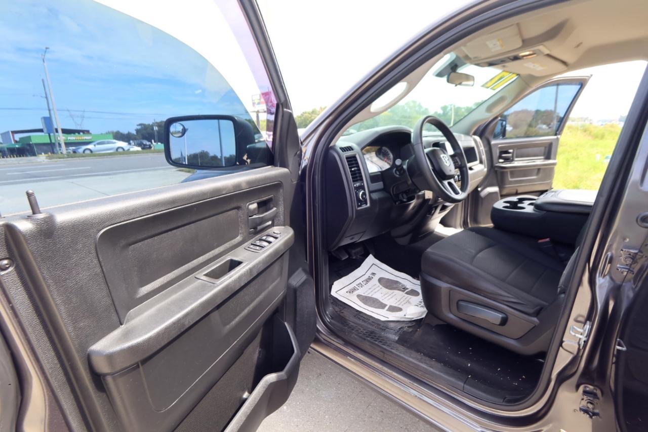 RAM 1500 Classic Express 4x4 Quad Cab 6'4" Box 2019