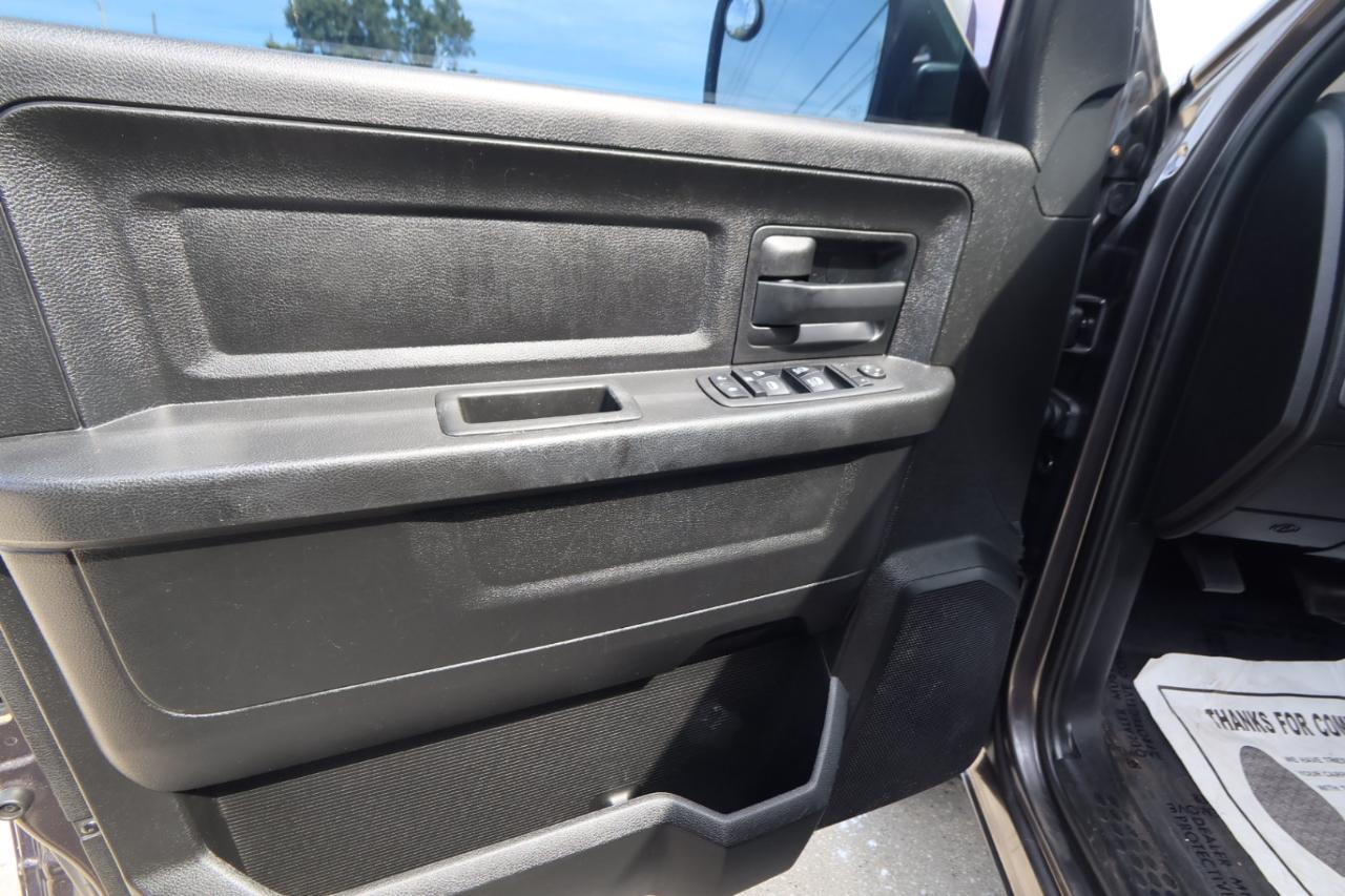 RAM 1500 Classic Express 4x4 Quad Cab 6'4" Box 2019