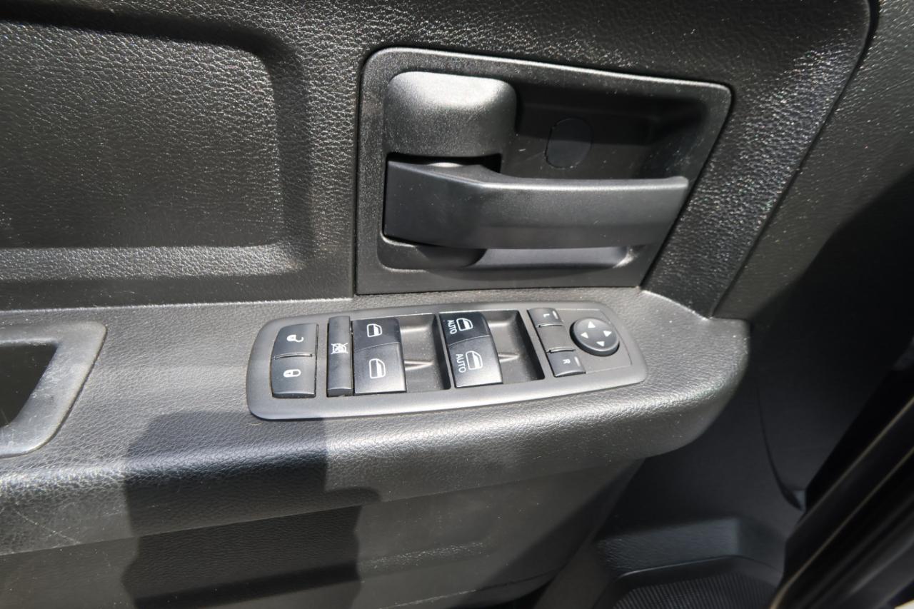 RAM 1500 Classic Express 4x4 Quad Cab 6'4" Box 2019