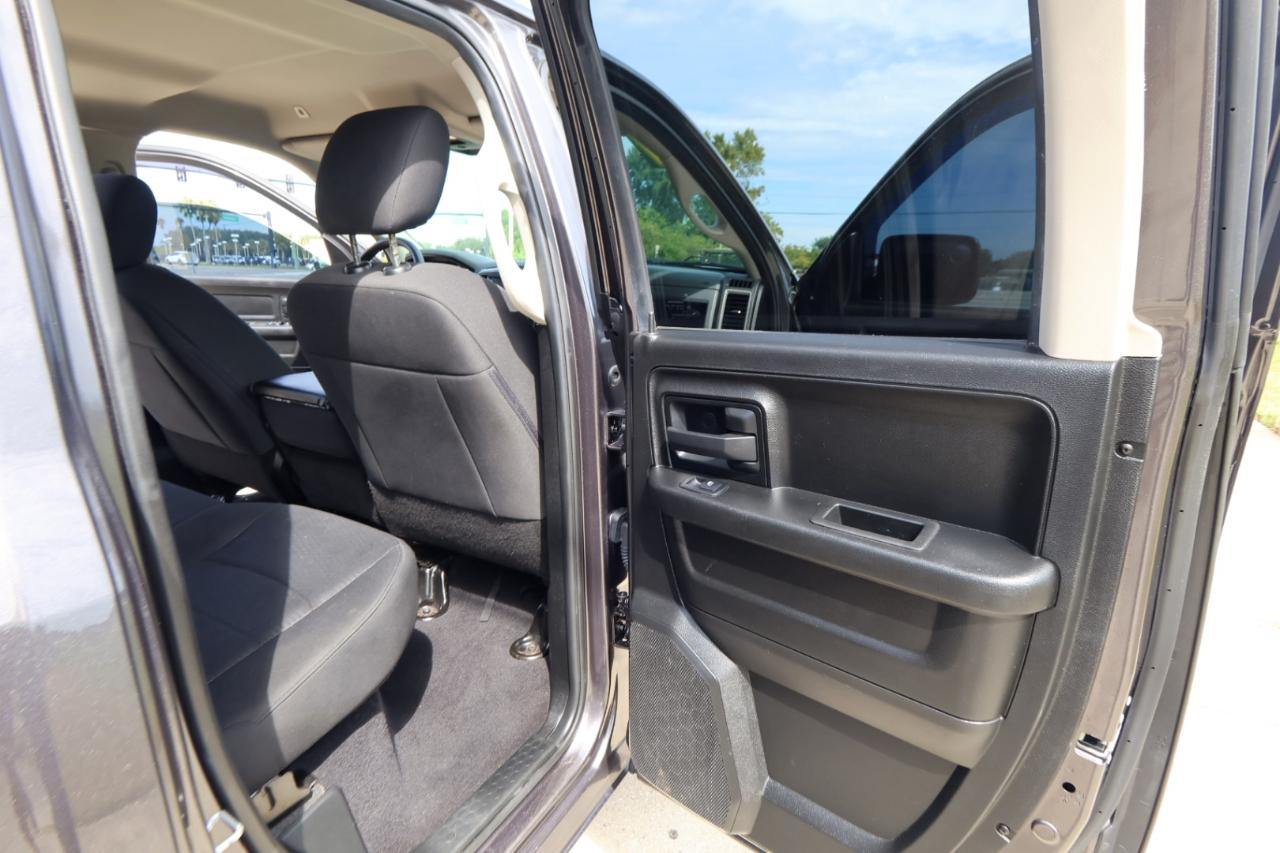 RAM 1500 Classic Express 4x4 Quad Cab 6'4" Box 2019